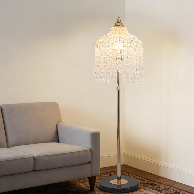 Lampe sur pied en cristal élégante à trois lumières - Conception en cascade rétro, brins de perles de cristal en forme de raisin jumelés à une base en marbre, idéale pour décorer les salons, les chambres à coucher ou les bureaux (ampoules vendues séparément)