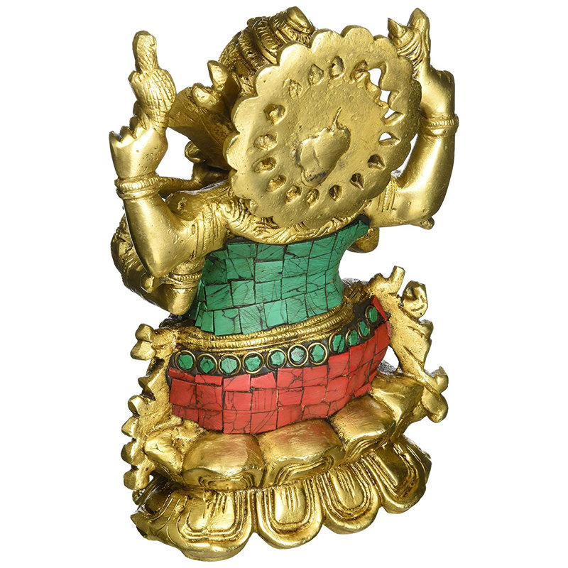 Lord Ganesh assis sur un lotus