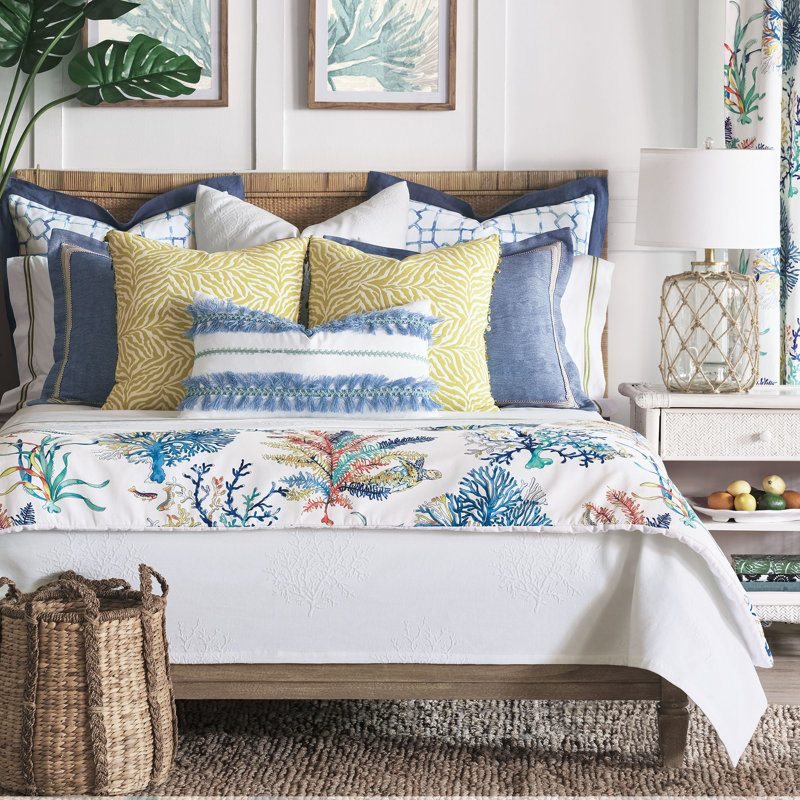 Castaway Floral Bed Runner, Twin