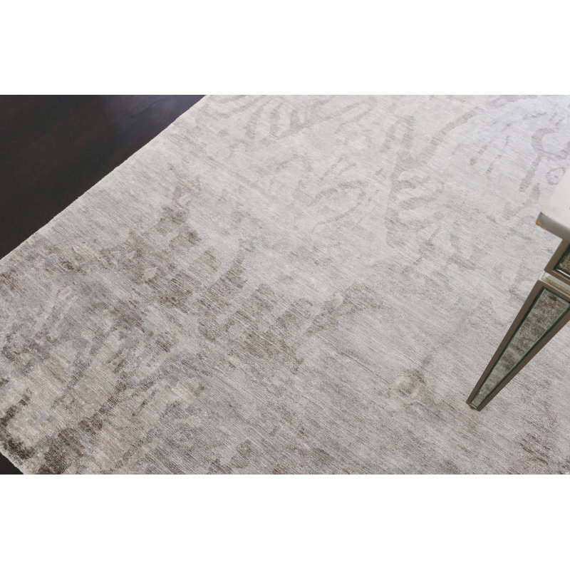 Antique'd Silk Oriental Area Rug in Taupe, Rectangle 6' x 9'