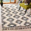 Tapis géométrique beige / noir en laine / coton noué à la main Alimatou-28062909