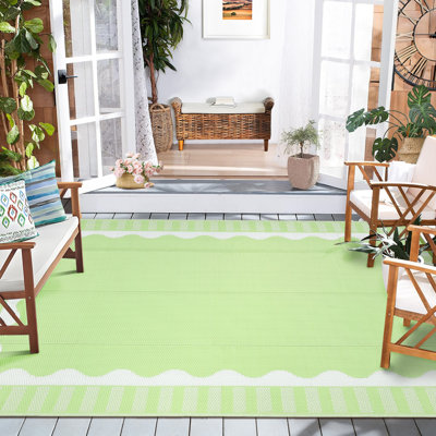 Tapis d'extérieur réversible imperméable 8 x 10 pi - Tapis de patio en plastique paille avec bordure festonnée - Résistant aux rayons UV, lavable, compact - vert clair / blanc