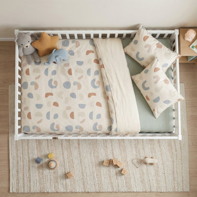 Lit sur pied Montessori avec porte, lattes et barrières de sécurité pour enfants