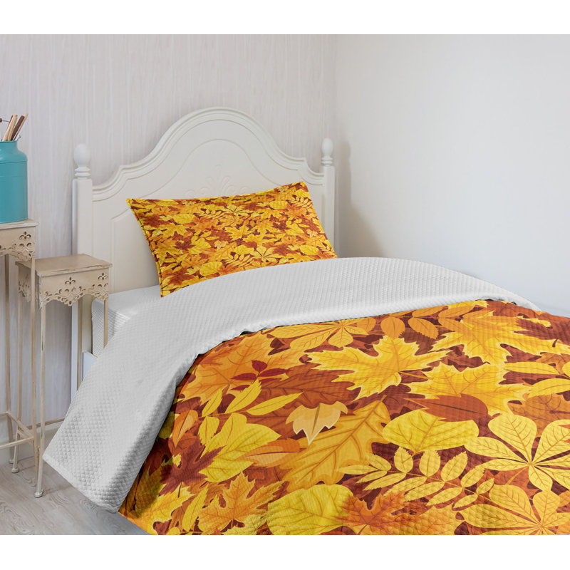 Twin White and Yellow Quilted Bedspread Set