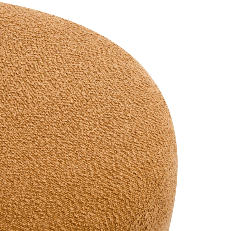 Citrouille ronde orange avec boucle et pieds en bois évasés, pour une assise supplémentaire en tant que table d'appoint fonctionnelle