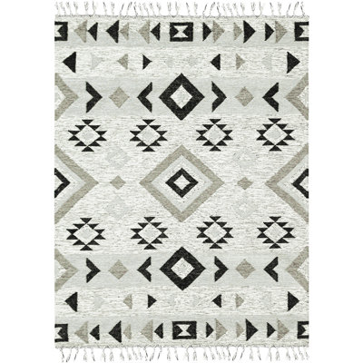 Oneil Wool Geometric Indoor Rug
