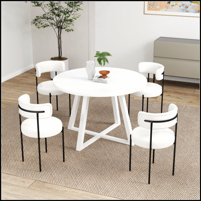 Ensemble de table de salle à manger 5 pièces avec chaises rembourrées, conception compacte et familiale pour les maisons modernes