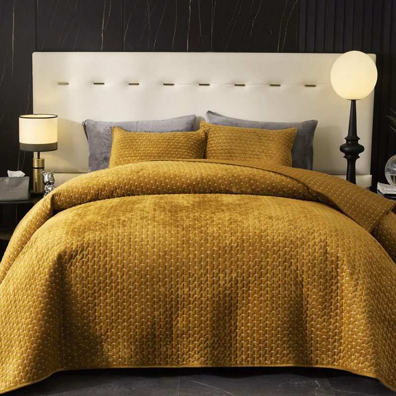 Gold Caramel King Velvet Quilt Set with Pillow Shams