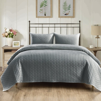 Pointehaven Tile design Oversized Velvet 3 pc Quilt Set