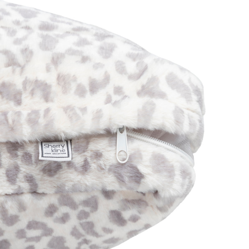 Lit rectangulaire en fourrure synthétique réversible recto-verso avec imprimé léopard des neiges Tucker Murphy Pet ™ rempli de fibre de polyester blanc