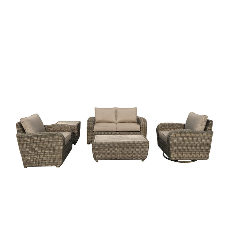 Chaise de patio avec coussins
