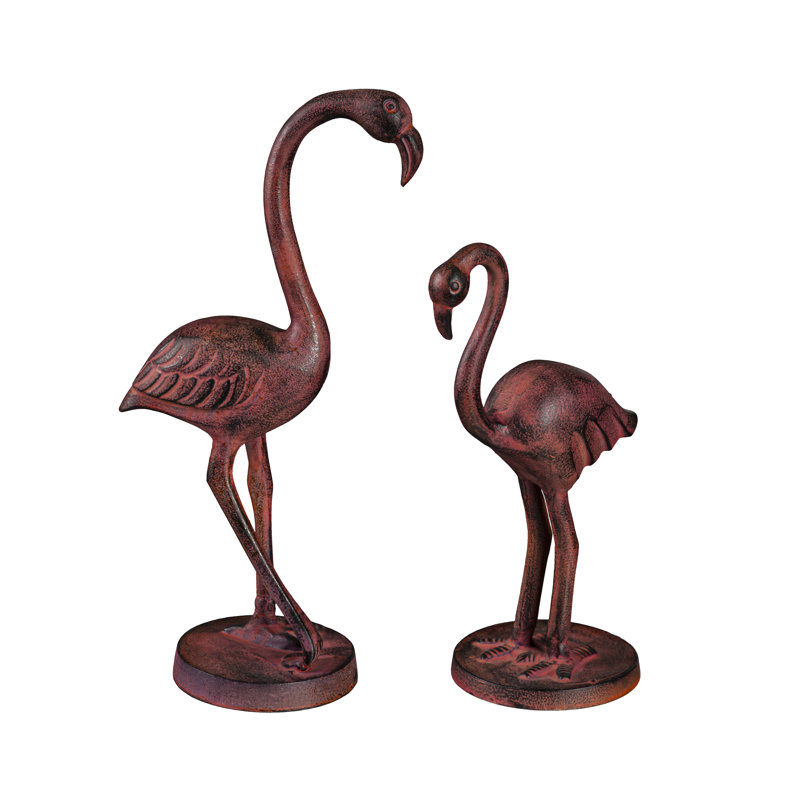 Statue de flamant rose vieilli