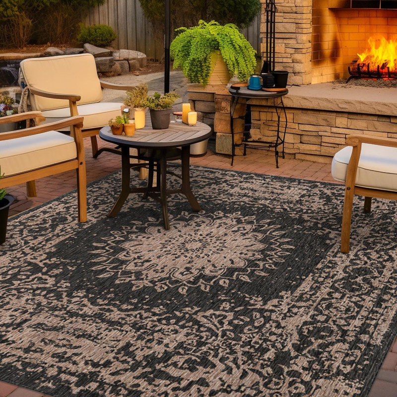 Ornate Lamotte Indoor/Outdoor Area Rug, Square 7'10"