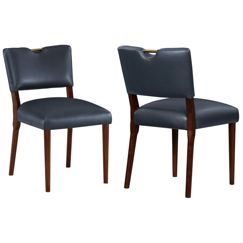 Chaise Benaiah