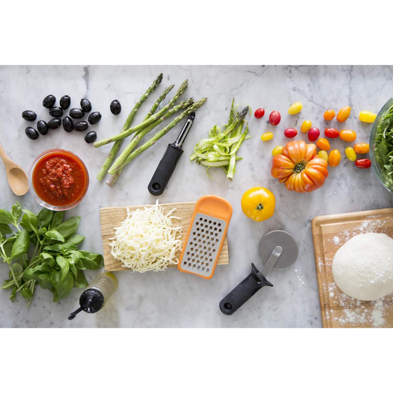 Oxo Good Grips Swivel Vegetable Peeler