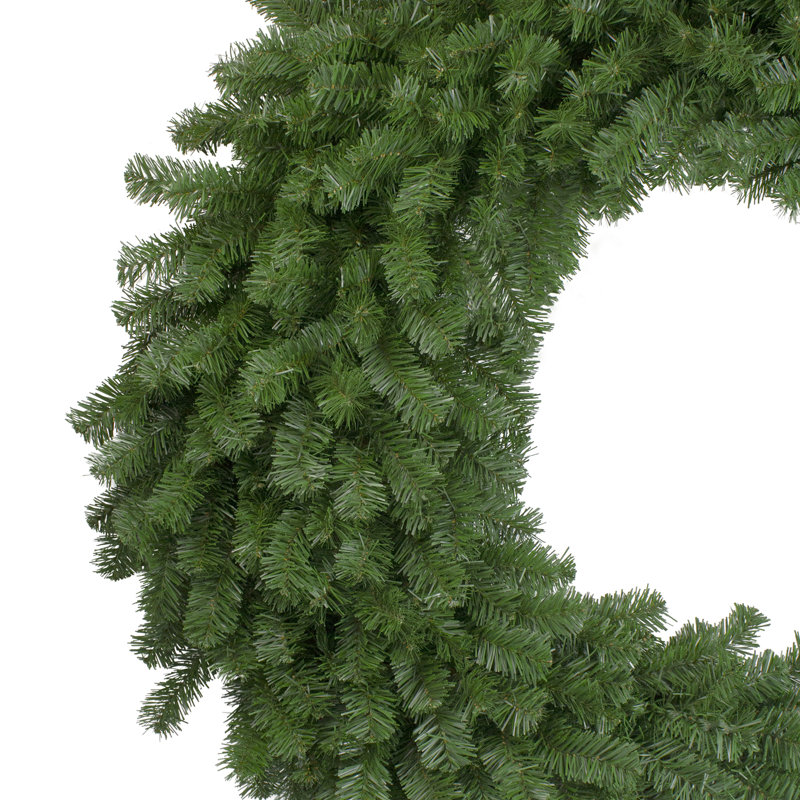 Couronne de Noël artificielle de luxe en pin Windsor 48 po - non éclairée