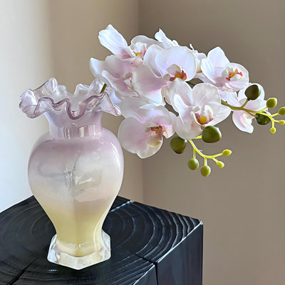 Ornements de fleurs simulées