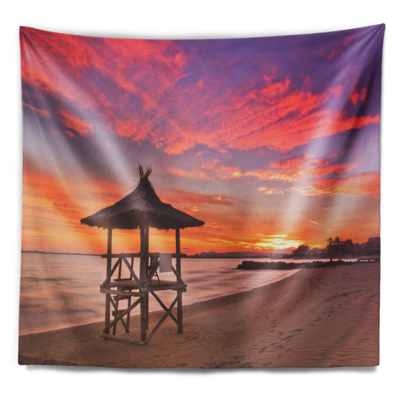 Poste de sauveteur dans une magnifique tapisserie de plage, H 68 po x l 80 po