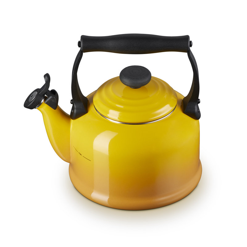 Le Creuset Traditional Kettle with Fixed Whistle 2.1L, Nectar