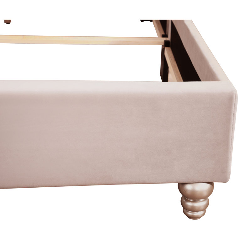 Grand lit tapissier beige en velours - transitionnel, durable, élégant, beige, velours