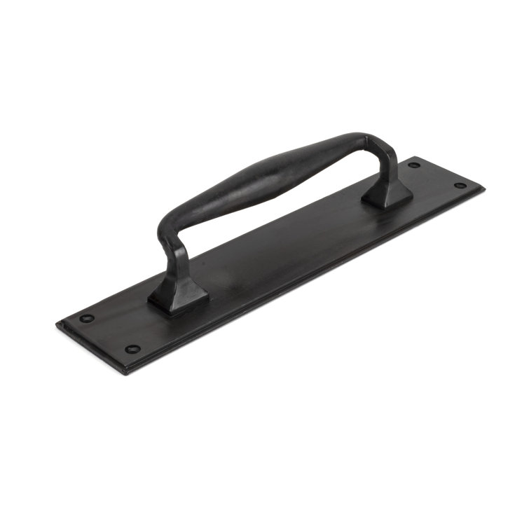 Pull Handle on Backplate