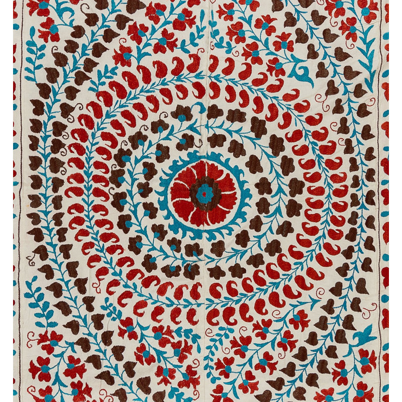Nappe 75 x 96 po Suspension murale en coton et soie brodée