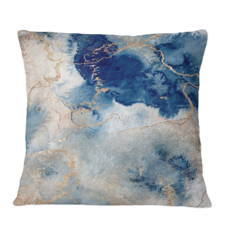 Coussin bleu et doré Marble Clouds III - Modern Printed, 18 po x 18 po