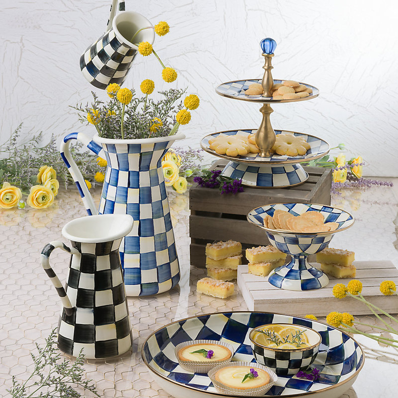 Courtly Check® Medium Practical Pitcher