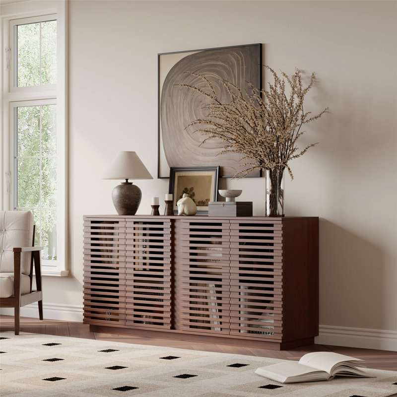 Armoire de divertissement en bois massif avec portes à lattes et tablettes réglables pour un rangement polyvalent