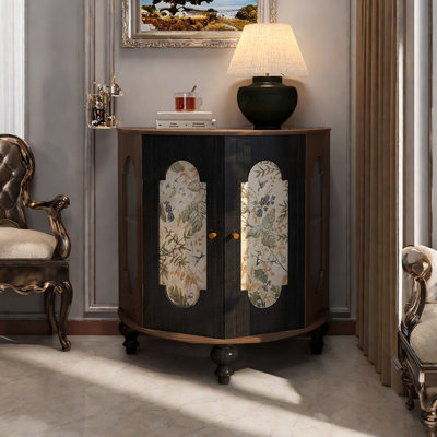 Armoire d'appoint polyvalente en bois massif.