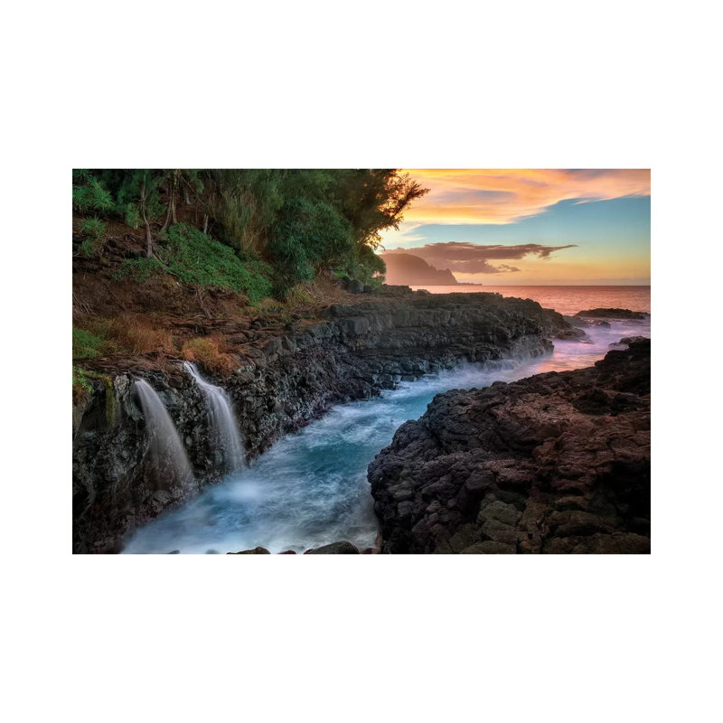 Cascades cachées par Dennis Frates - Estampe numérique sur toile tendue avec châssis, H 12 po x l 18 po x 1,5 po