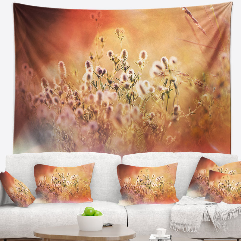 Tapisserie de fleurs sauvages florales sur fond léger, H 32 po x l 39 po