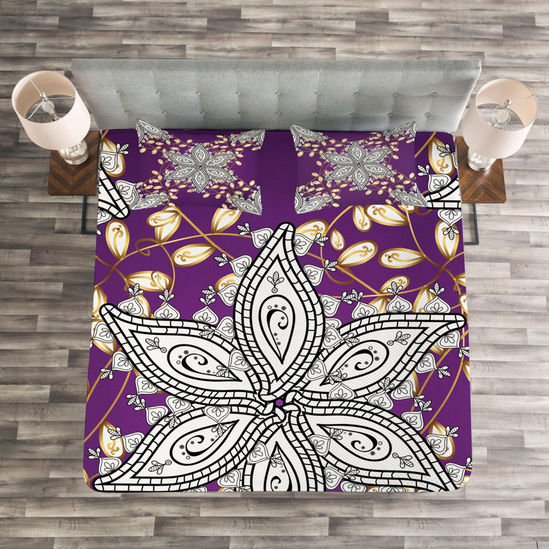 Traditional Polyester Floral Coverlet, King Coverlet + 2 Shams