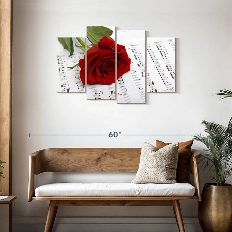 Harnek Rose sur une feuille de musique