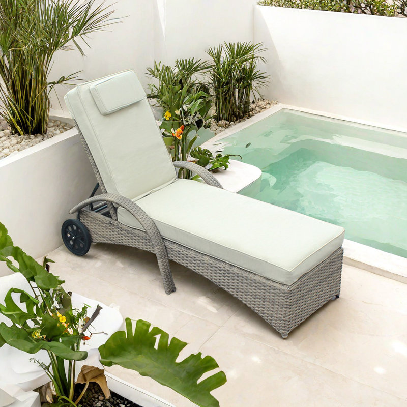 Adjustable PE Wicker Lounge Chair Outdoor Chaise Lounge , Cushion Included