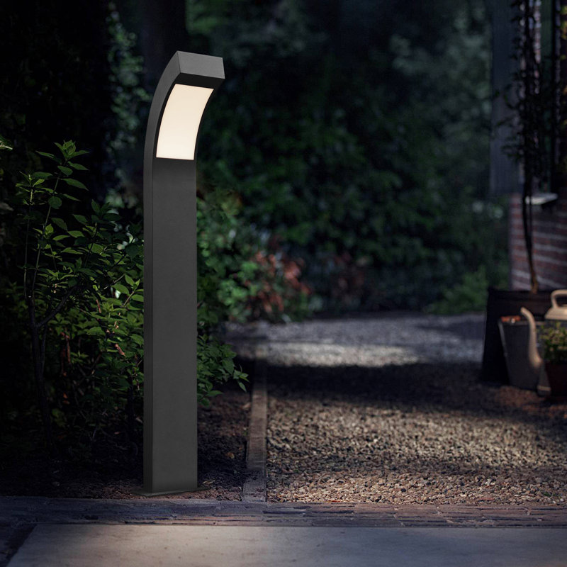 Éclairage de sentier extérieur à lumière DEL de conception européenne moderne, H 31,50 po x l 7,50 po x P 4,7 po, Noir