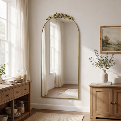 Miroir mural arqué 70,87 po, miroir pleine longueur à cadre mural doré avec ornement floral rose 3D, grand miroir de décoration pour chambre à coucher, entrée