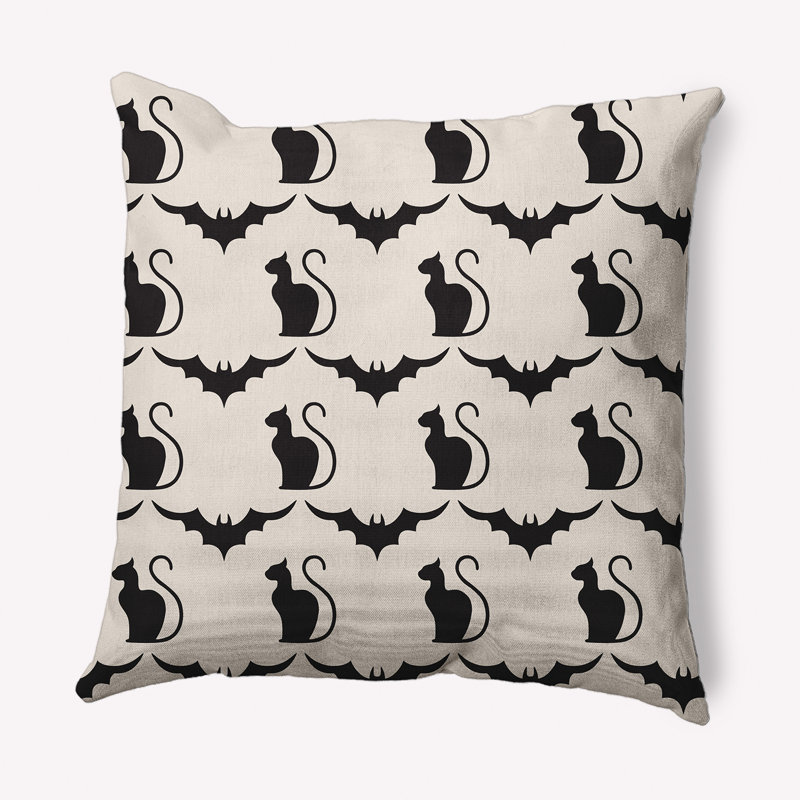 Coussin intérieur / extérieur Cats and Bats, 20 po x 20 po, Crème