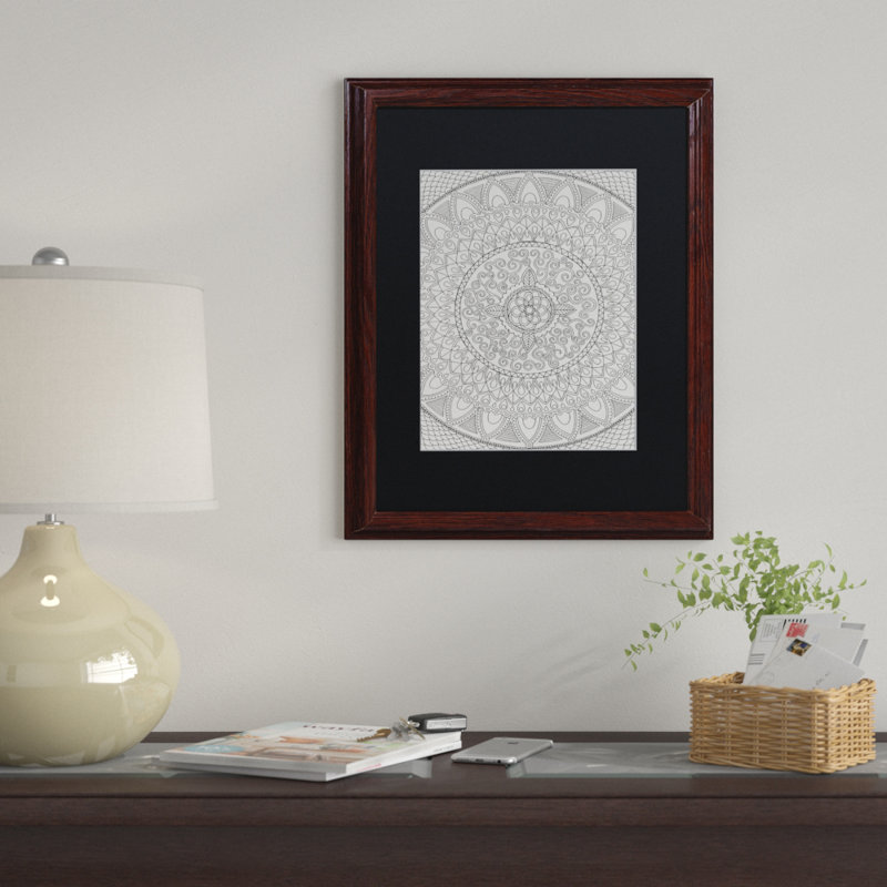 «Petals Mandala», impression encadrée, H 20 po x l 16 po x P 0,5 po, Noir, Cadre brun