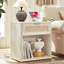 Ensemble de 3 meubles de chambre bohèmes en bois, comprenant une commode à 5 tiroirs et une table de chevet à 1 tiroir avec station de recharge, en rotin.-1119488278-1119488279