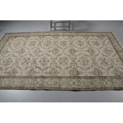 Tapis vintage rétro à motif floral turc crème pour une décoration bohémienne élégante