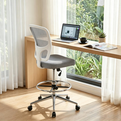 Fauteuil de bureau ergonomique et pivotant en filet Jonilda