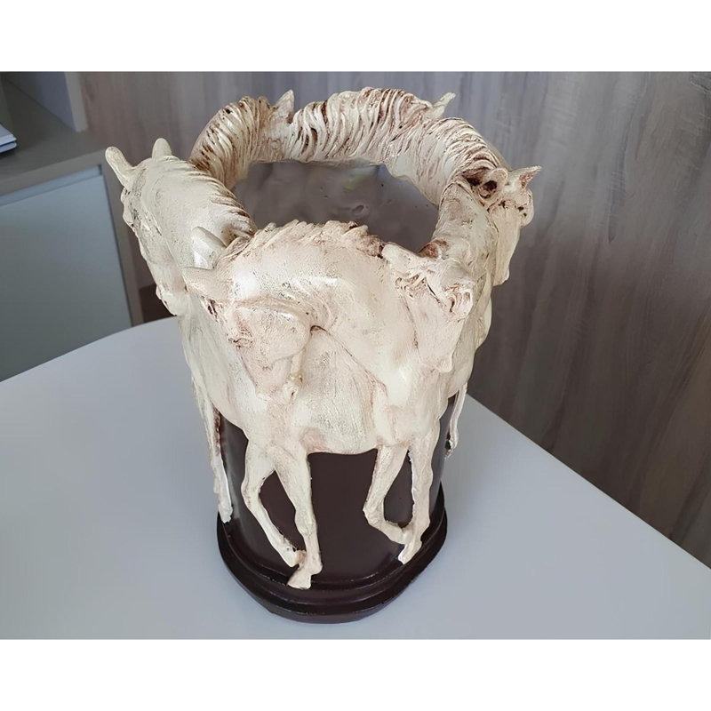 Élégant objet décoratif, brun et beige, 11,4 po x 8,7 po | Fabriqué en 100% polyester, conception à texture douce | Parfait pour la décoration intérieure ou le bureau, ajoute chaleur et sophistication à tout espace