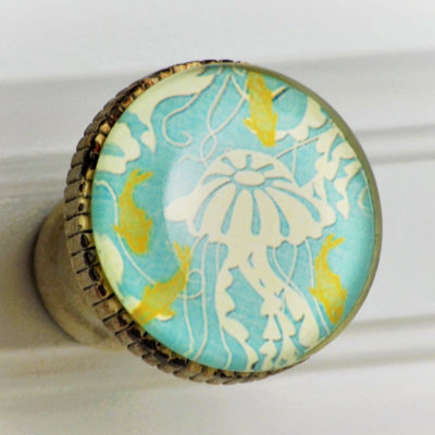 Retro Seaside Jellyfish Knob in Whitewashed Pewter (SET OF 4) 