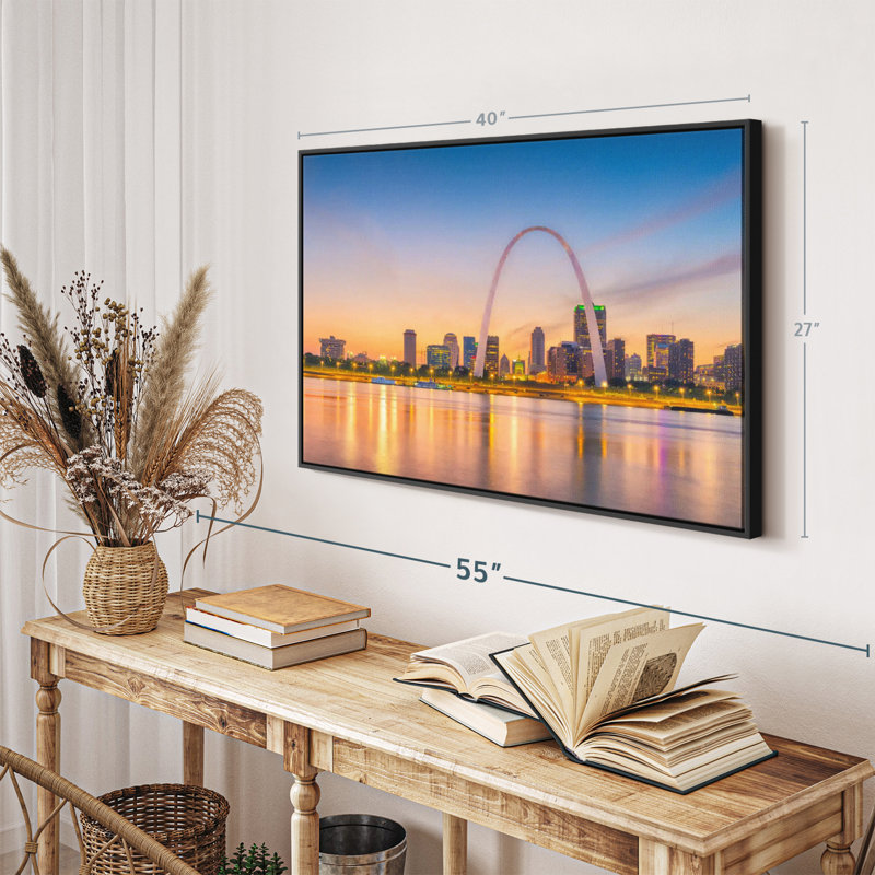 Saint Louis Gateway Arch Canvas Print, 27" H x 40" W