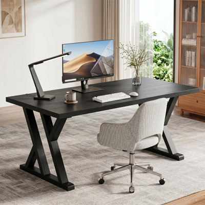 Bureau de direction 63 po en bois massif, bureau d'ordinateur noir avec pieds en X pour le bureau personnel