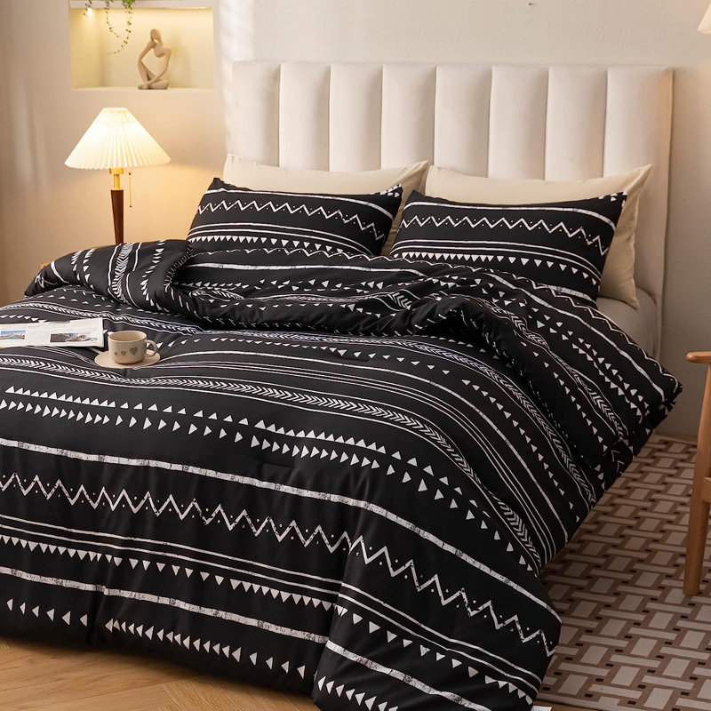 Black and White Geometric Microfiber Queen Comforter Set