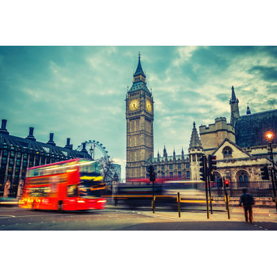 " London At Early Morning "