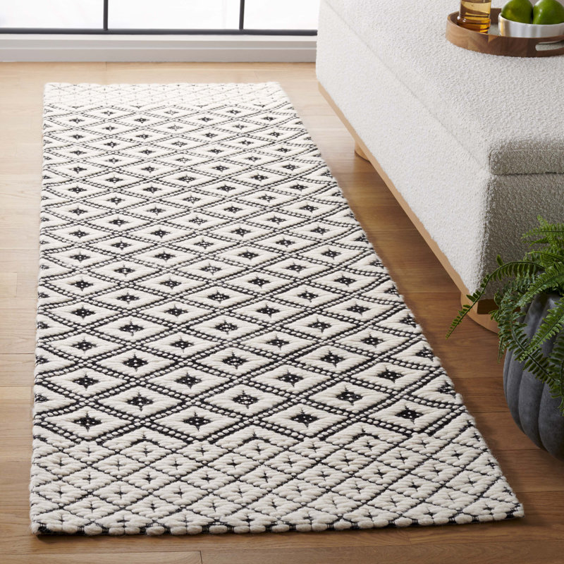 Kayn Handloomed Wool And Cotton Geometric Rug, Runner 2'6" x 8'