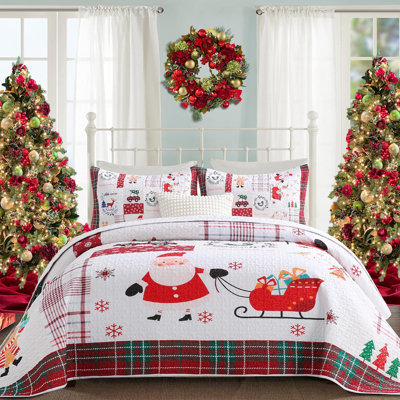 Christmas Quilt Set - Lightweight Soft Christmas Bedspread for Holiday Bedroom Decor (Quilt with 2 Shams)